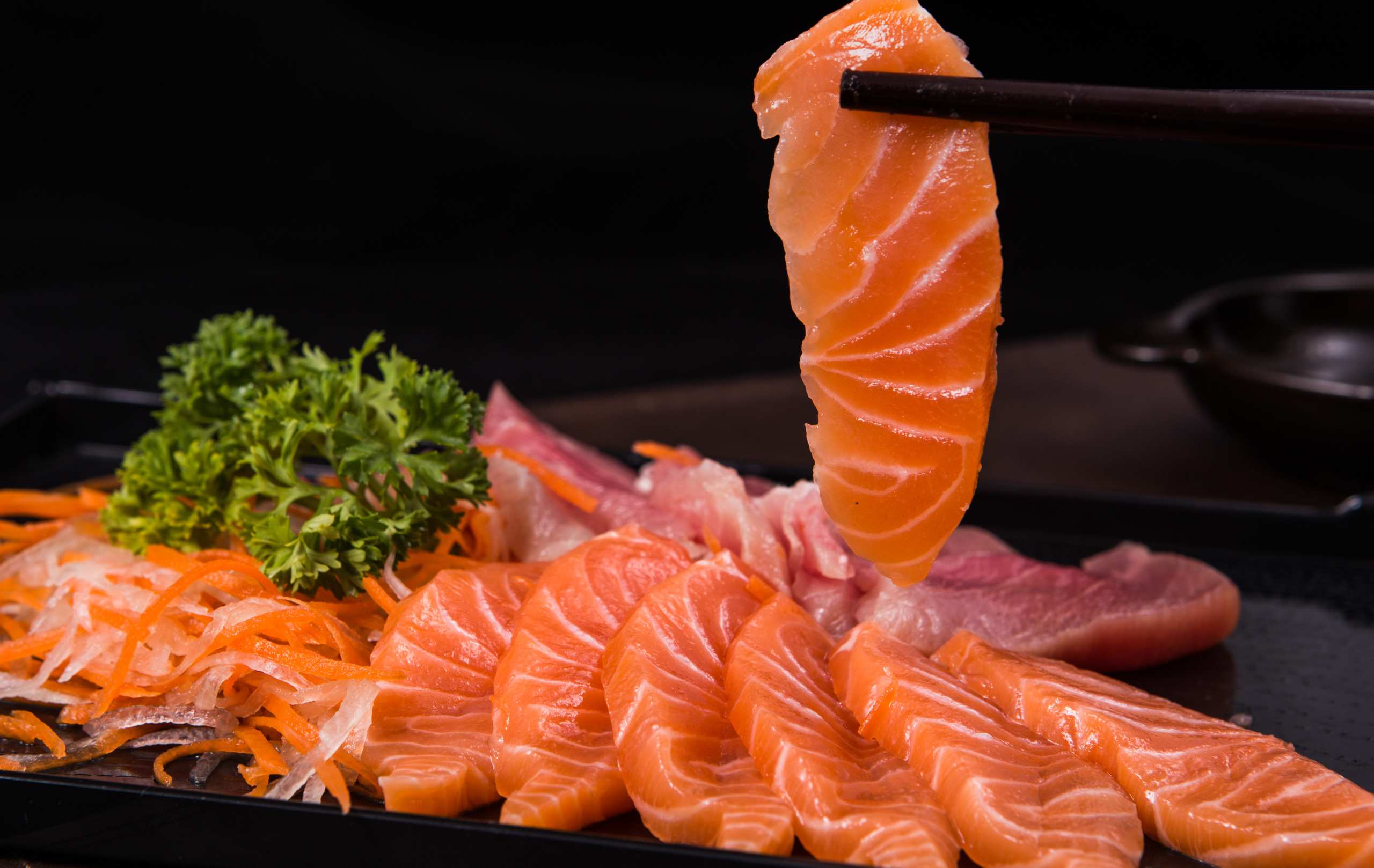Chirashi don sashimi rice bowl